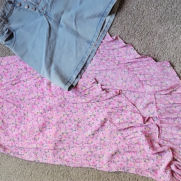 Skirts!!! Pink Lily - Picture 3 of 5